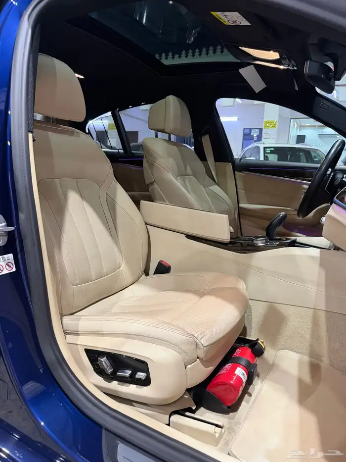 بي ام دبليو الفئة الخامسة 520i 2019 22