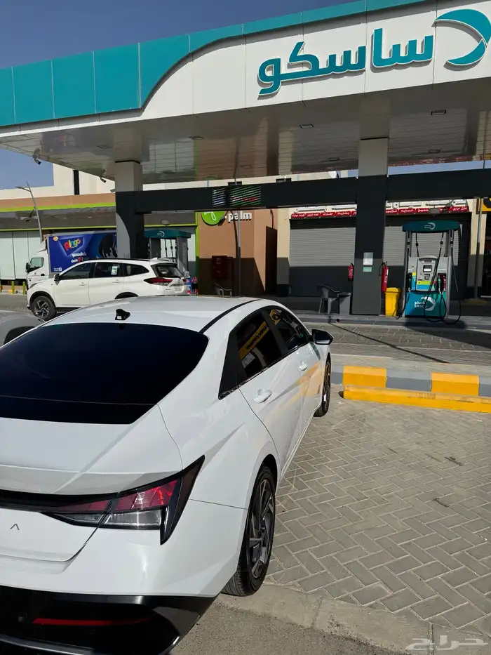 الانترا 2025 ابيض 0