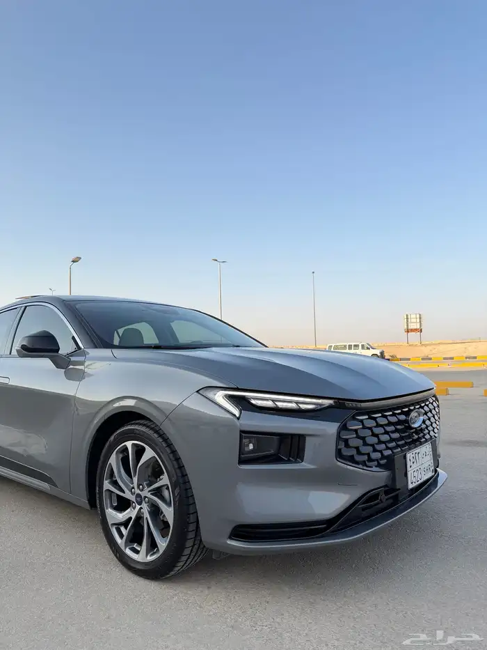 فورد تورس 2024 فل كامل تيتانيوم 32