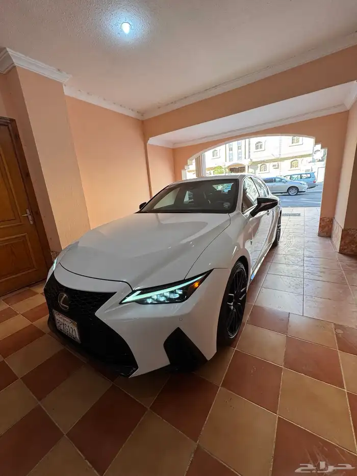 لكزس IS 350 F sport 2021 فل 4