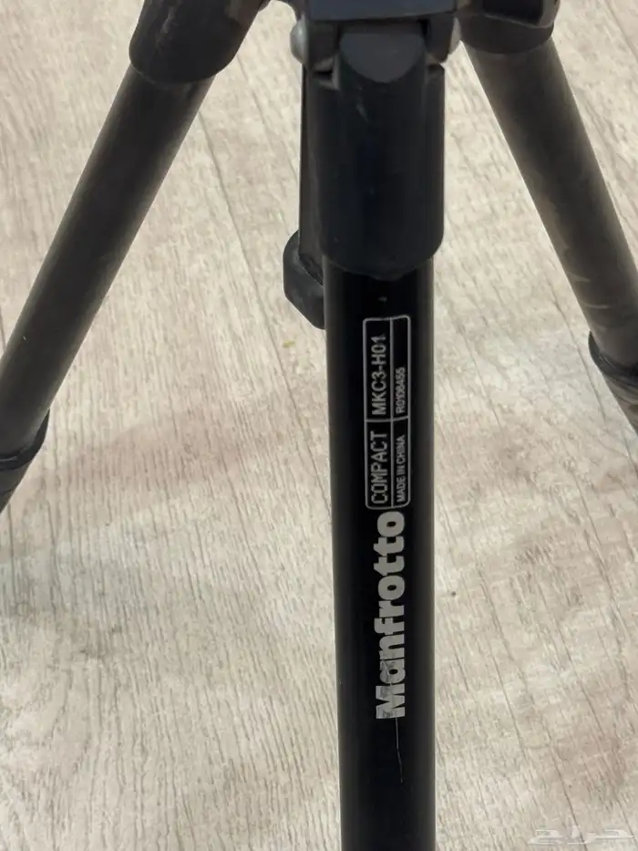 ستاند تصوير من مانفروتو اصلي بثلاث ارجل 1