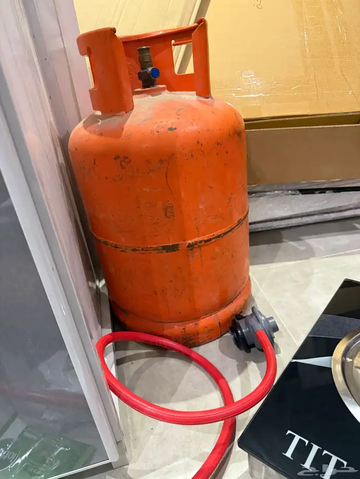 اغراض للبيع اصطوانة غاز و عين شعله و مطبخ صغير وجوال 5