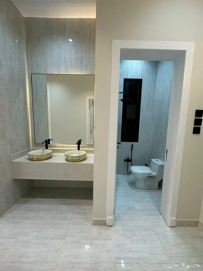 للبيع شقة دور ارضي بموقع مميز مكتمل الخدمات خلف الالماني 5