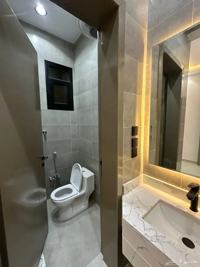 للبيع روفات وسيعة تبدا من 650 الف بالخميس 17