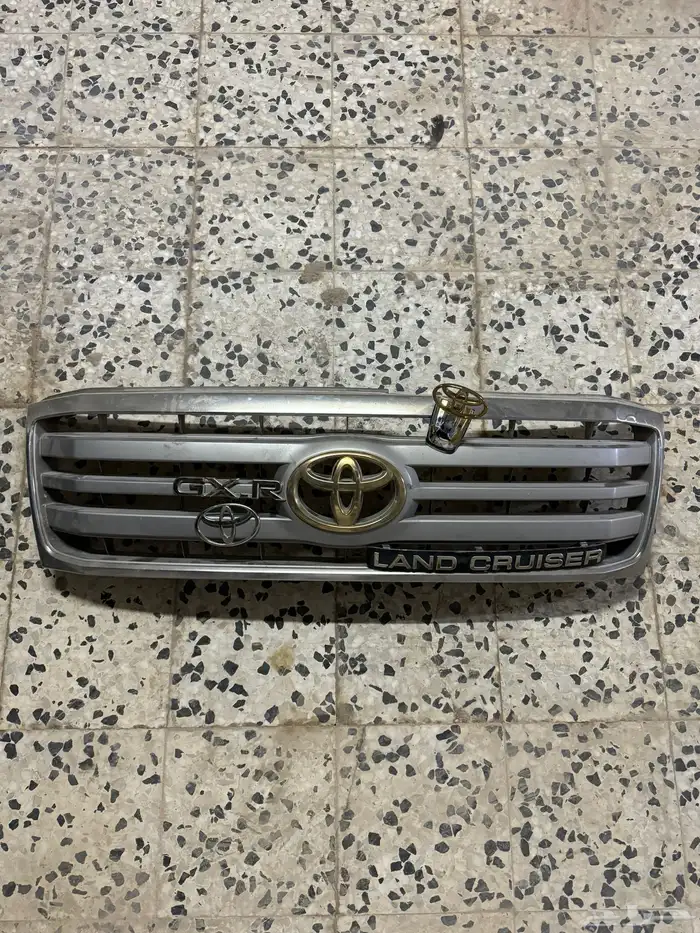 شبك لاندكروزر ذهبي 2007 0