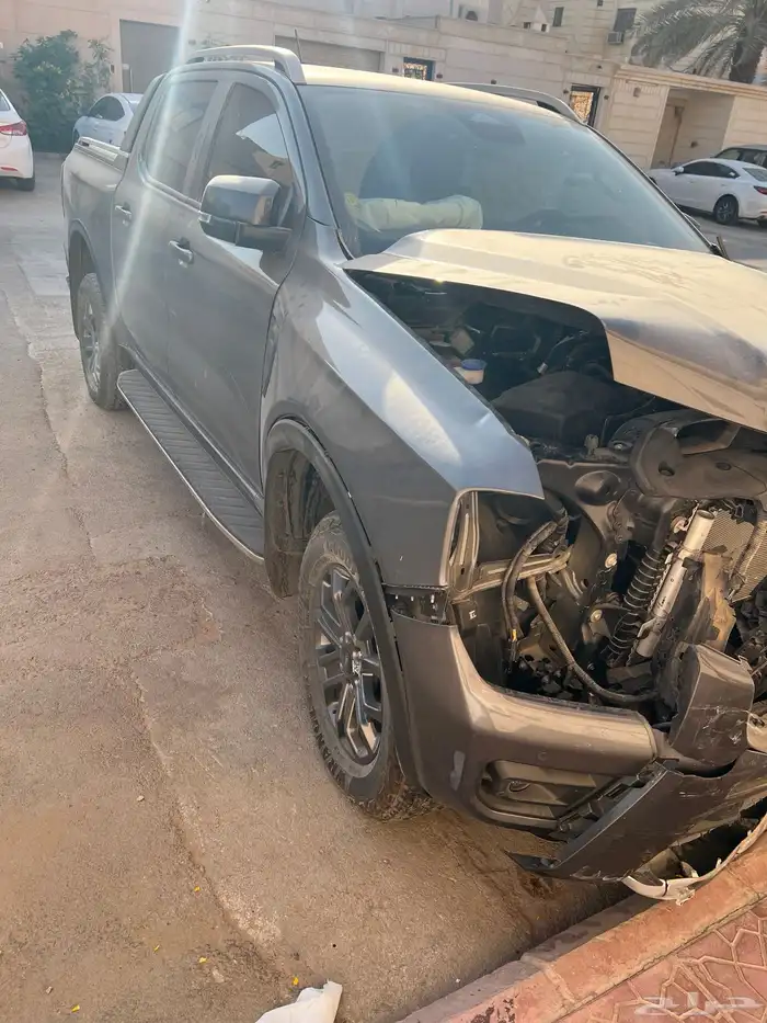 فورد رنجر والد ترك فل كامل م 24 ماشي سته الاف كيلو 0