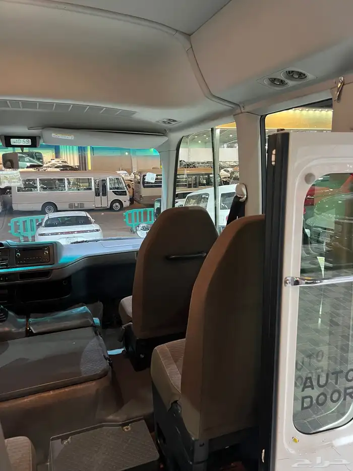 للبيع باص تويوتا كوستر ديزل موديل 2020 20