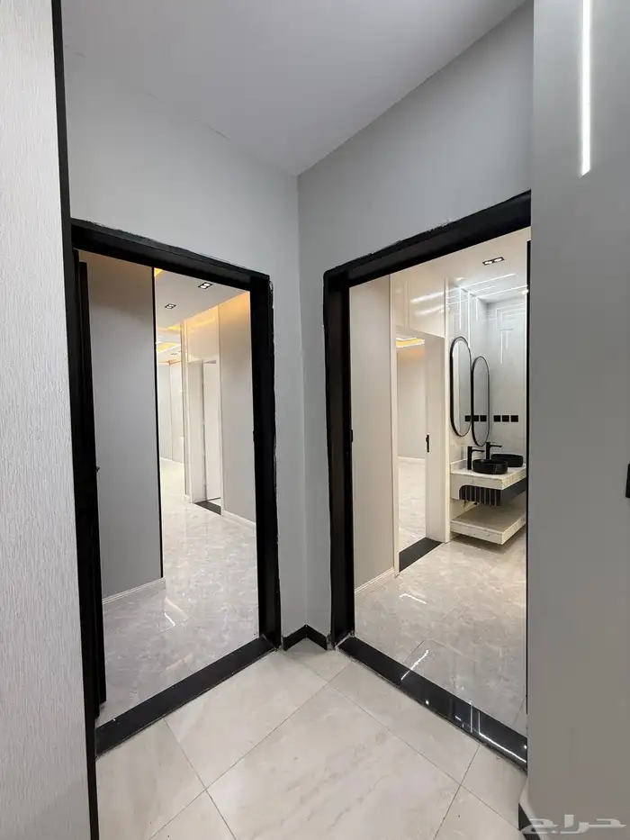 للبيع شقق سكنية فاخرة بموقع مميز ومكتمل الخدمات شرق الخميس 1