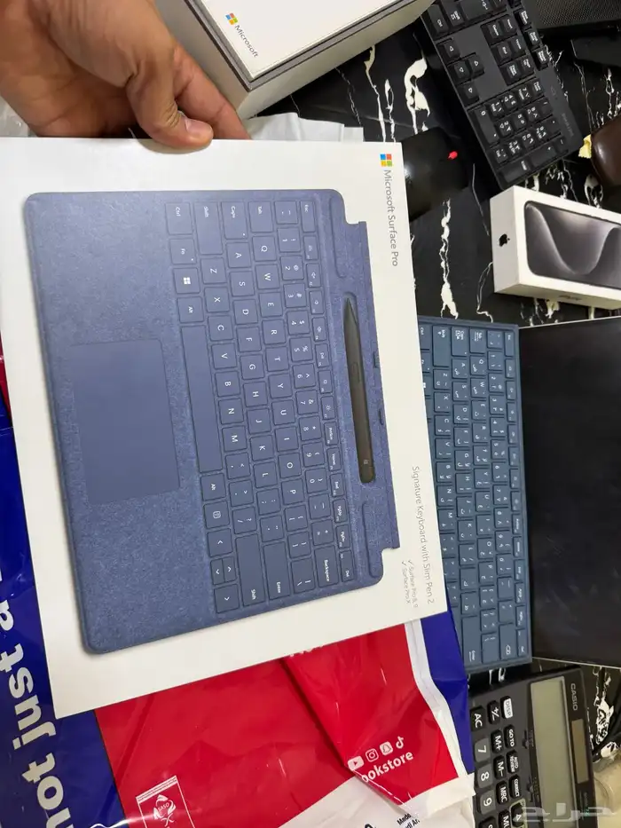 لابتوب سيرفس برو 8 يستخدم تابلت ولاب توب 12