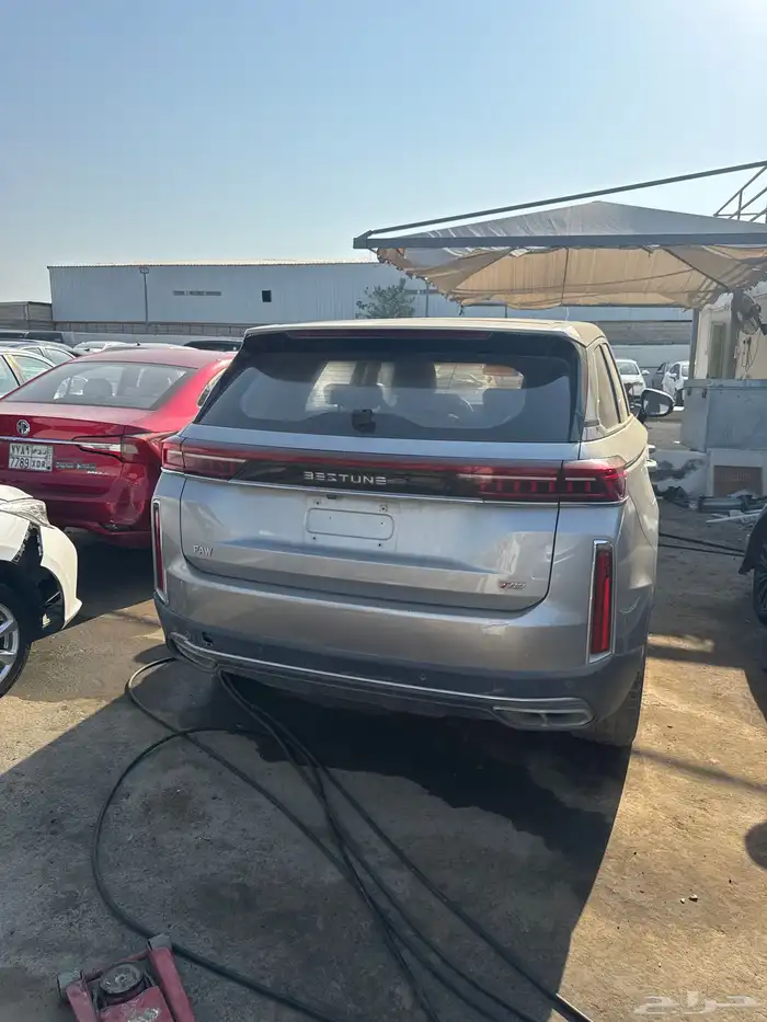 سيارات مصدومه 50