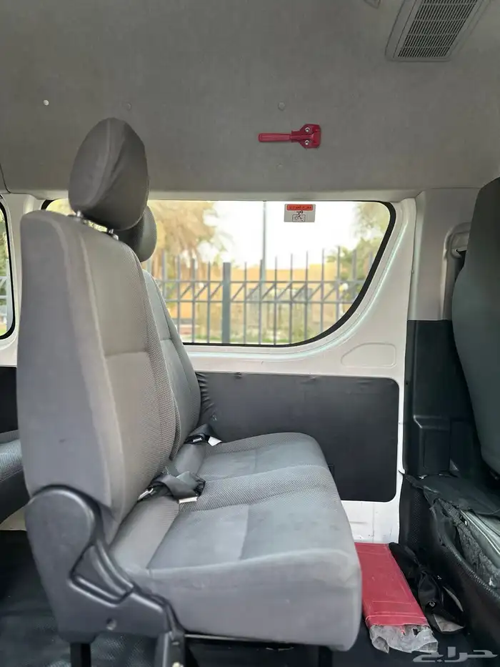 تويوتا باص ركاب سقف موديل 2018 قير عادي ديزل شامل الضريبة 12