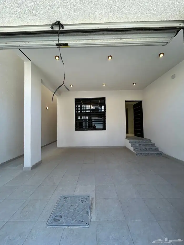 للبيع شقة ارضية و روف علوي بملحق تشطيبVIP احد رفيدة-النهضة 1