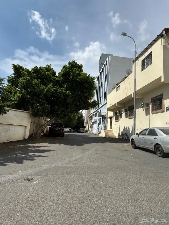 بيت شارعين شقتين ومحلات 0
