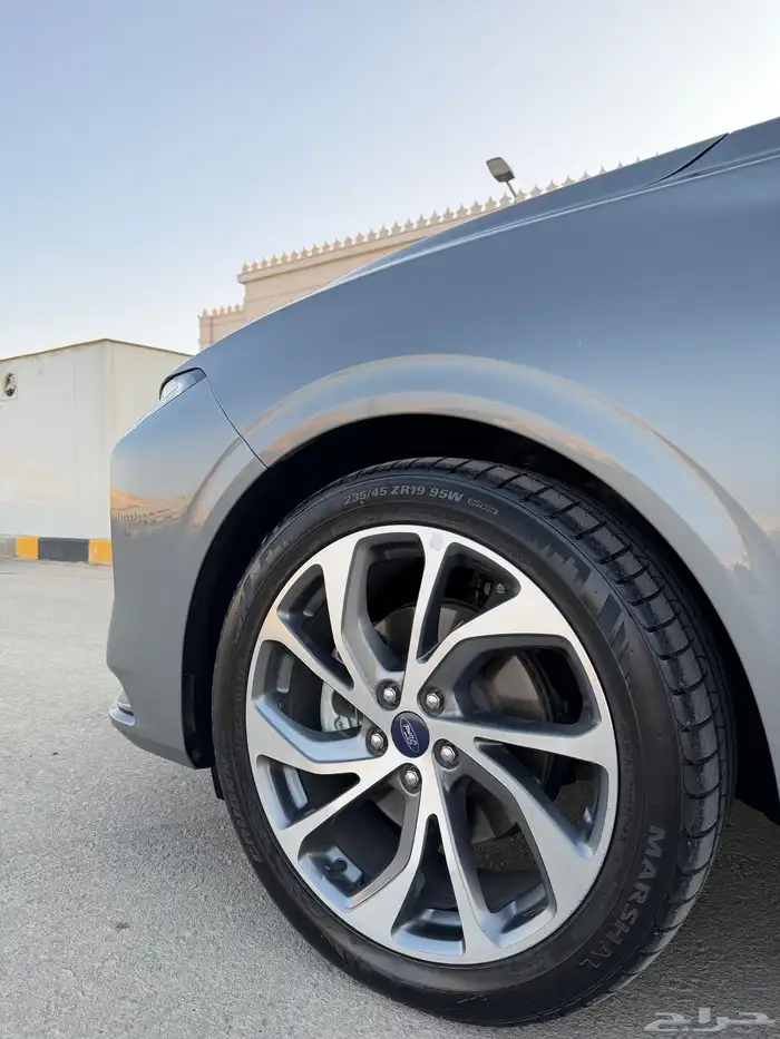 فورد تورس 2024 فل كامل تيتانيوم 46