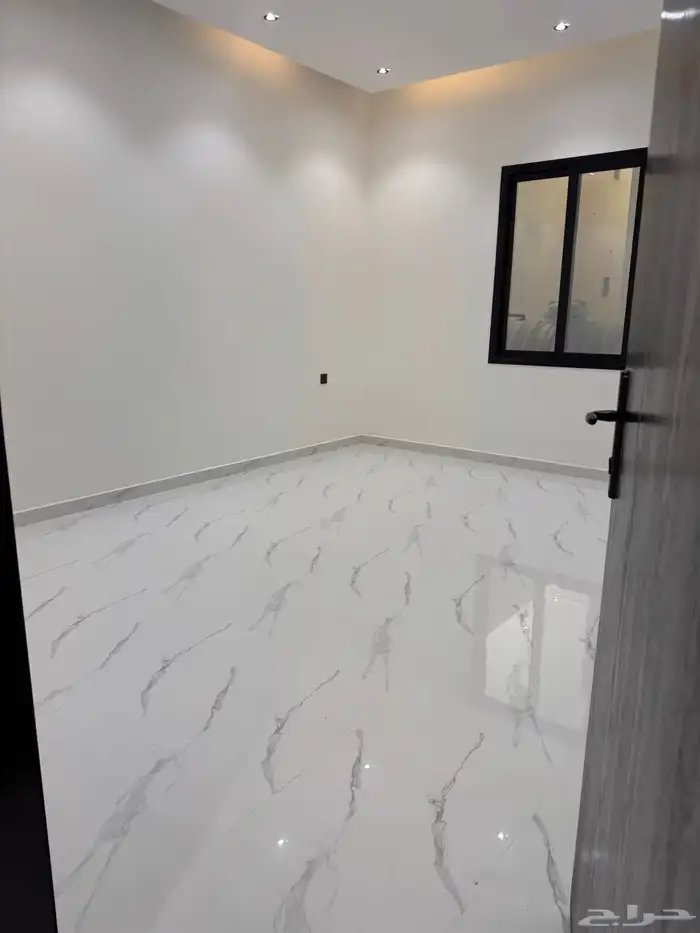 للبيع فيلا حي العزيزيه الخبر مساحه 480 م 25