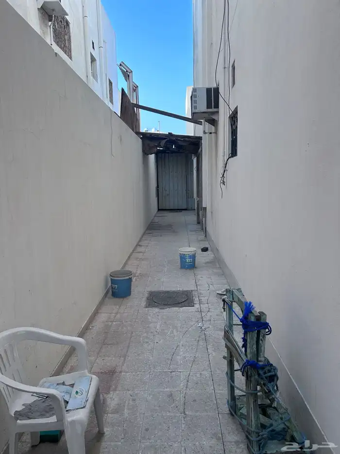 مستودع للإيجار حي النعيم شارع الثلاثين 4