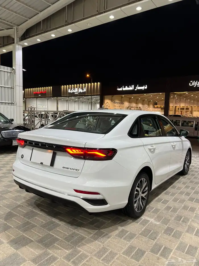 جيلي امجراند 2023 نظيف 5