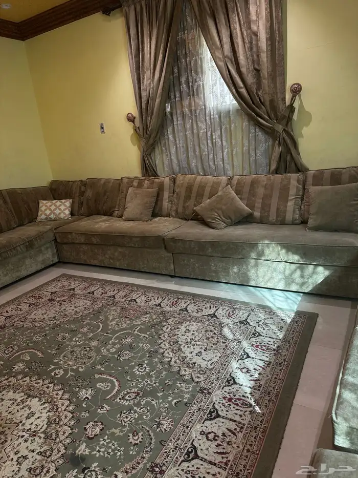 للبيع كنب مجلس مستعمل 3