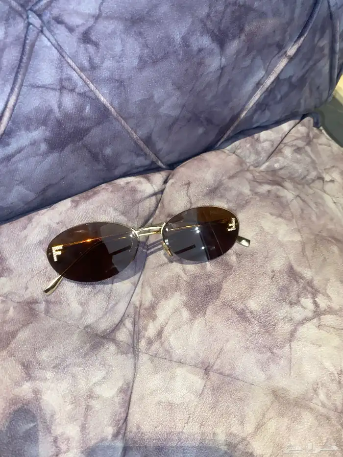 نضارات فندي لون ذهبي 0