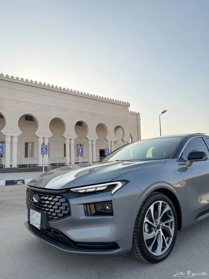 فورد تورس 2024 فل كامل تيتانيوم 31
