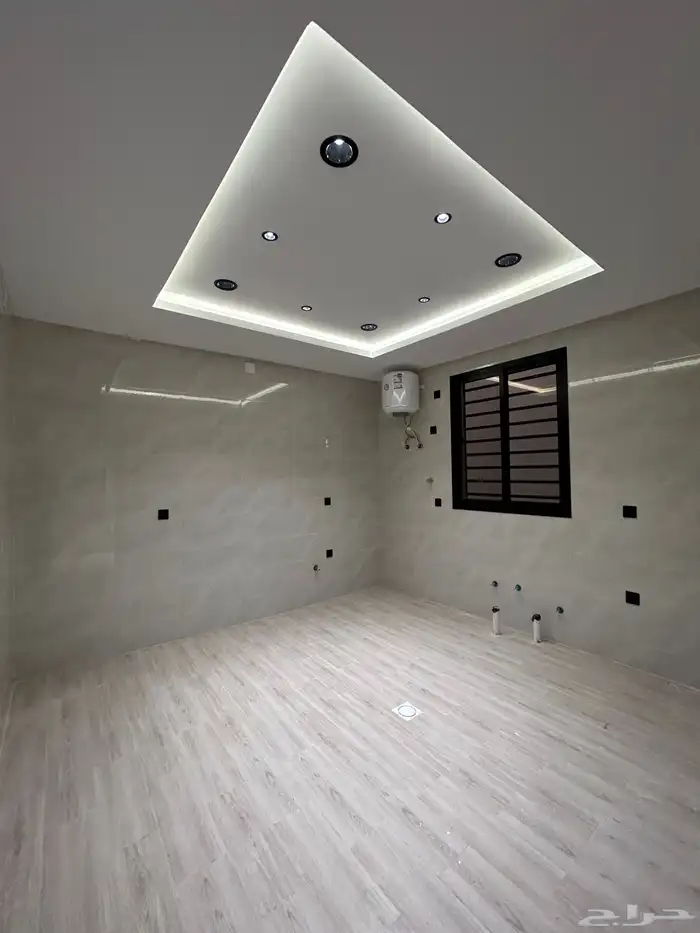 للبيع شقة ارضية و روف علوي بملحق تشطيبVIP احد رفيدة-النهضة 7