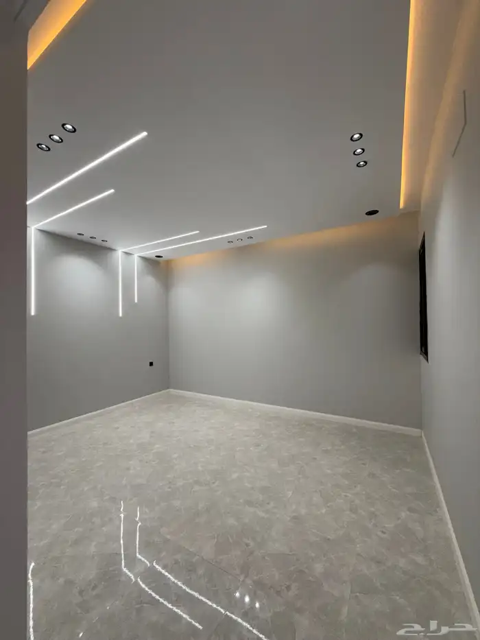 للبيع شقق سكنية فاخرة بموقع مميز ومكتمل الخدمات شرق الخميس 21