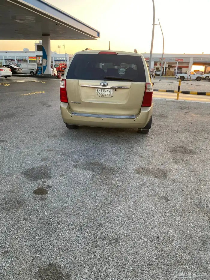 كيا كرنفال موديل 2011 5