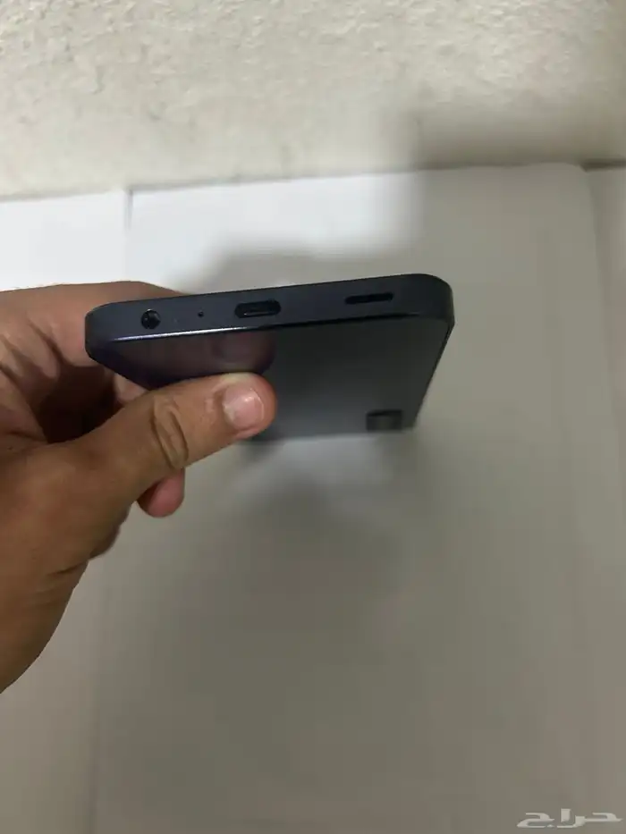 جوال A25 استعمال اقل من سنه فيه خدش بسيط مايبان الى بصعوبه 0