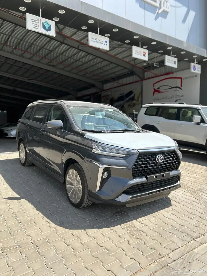 تويوتا فيلوز GLX بنزين فل كامل 2025رمادي 71900 شامل الضريبة 1