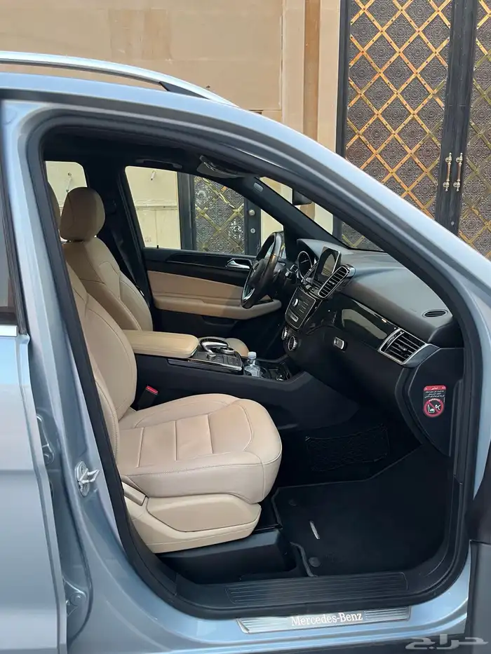 مرسيدس GLE نظيف جدا  - مخزن 15
