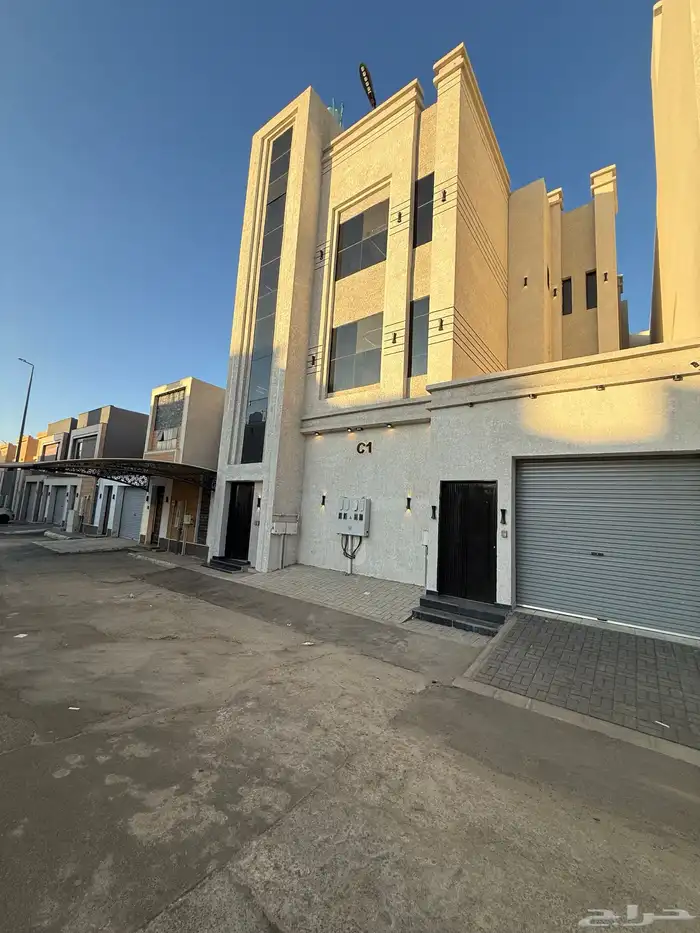 للبيع شقق سكنية فاخرة بموقع مميز ومكتمل الخدمات شرق الخميس 0