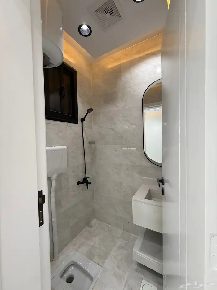 للبيع شقق سكنية فاخرة بموقع مميز ومكتمل الخدمات شرق الخميس 17