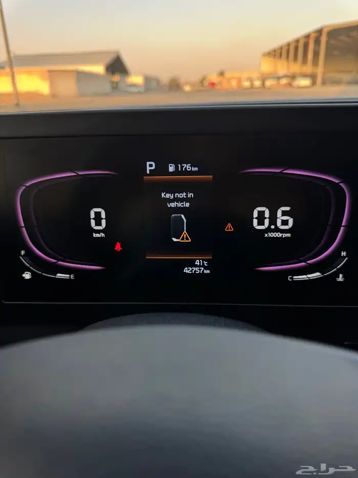 للبيع كيا سبورتاج 2024 - نص فل - دبل محرك 1.6 10