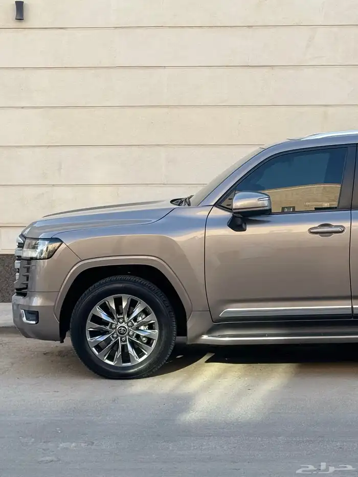 لاند كروزر رقم L4 2023 0