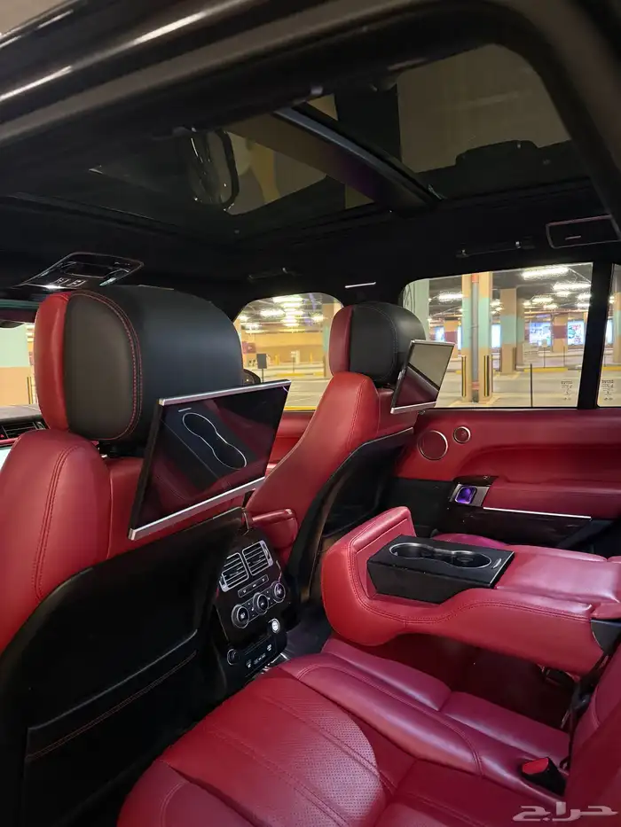 رنج روفر فوج على الشرط 11