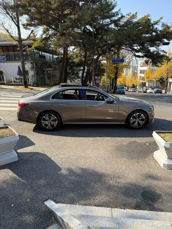 مرسيدس E200 19