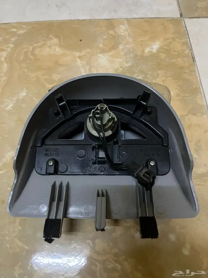 لمبة بريك خلفية انترا 2005 0