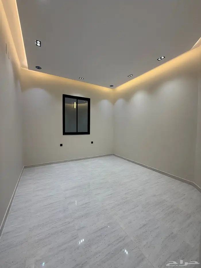 للبيع روف علوي بملحق وشقه ارضيه ببايكة سيارة مقابل نادي ضمك 17