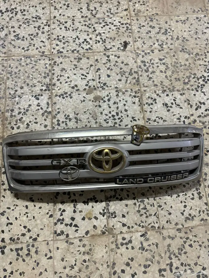 شبك لاندكروزر ذهبي 2007 3