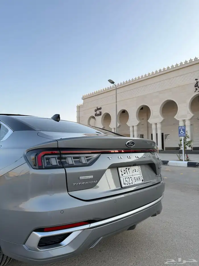 فورد تورس 2024 فل كامل تيتانيوم 35
