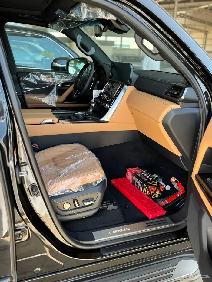 لكزس 2025 BB. بريمي اسود-ابيض كااش وبنووك 4