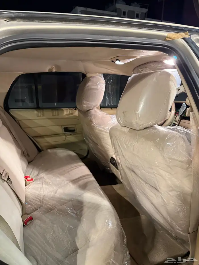 فورد فكتوريا بوليسي 2011 ( مخزن ) 17