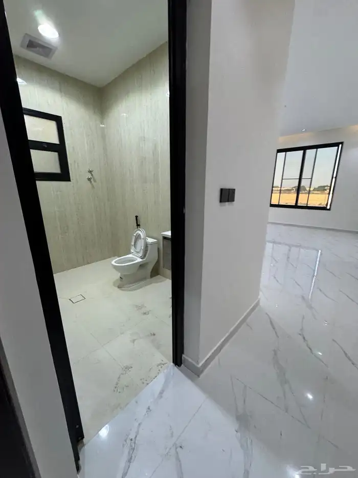 للبيع فيلا حي العزيزيه الخبر مساحه 480 م 21