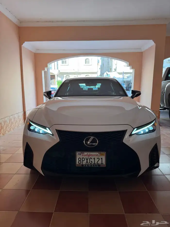 لكزس IS 350 F sport 2021 فل 9