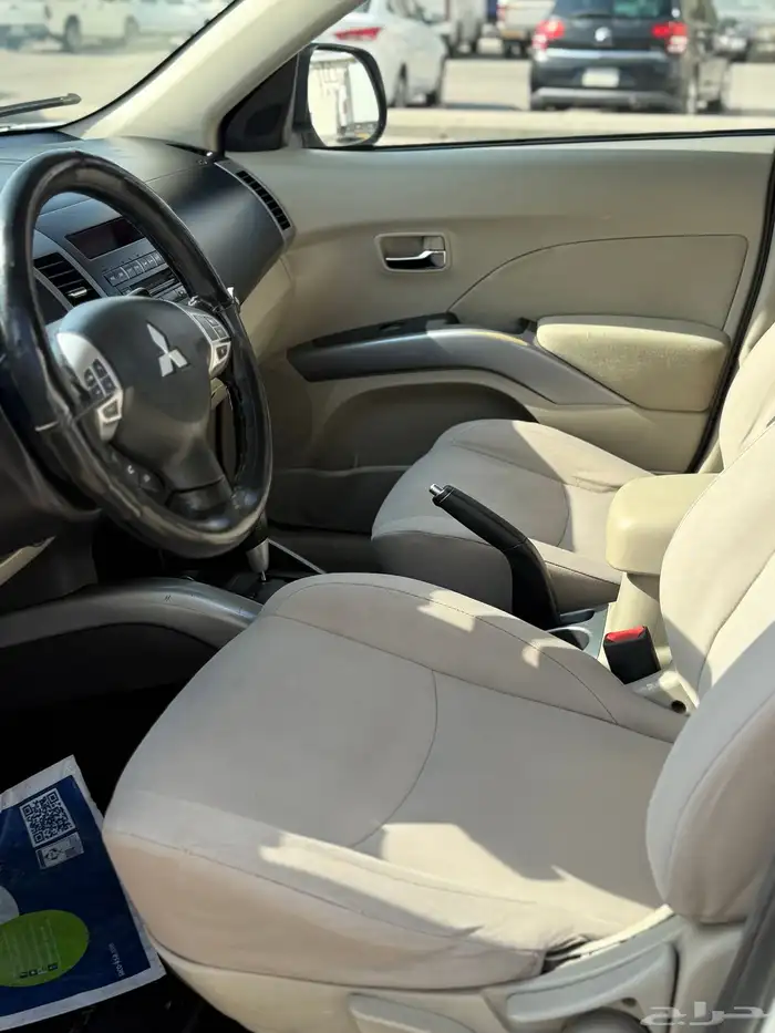 ميتسوبيشي اوتلاندر 2011 نضيف أربعه سلندر 13