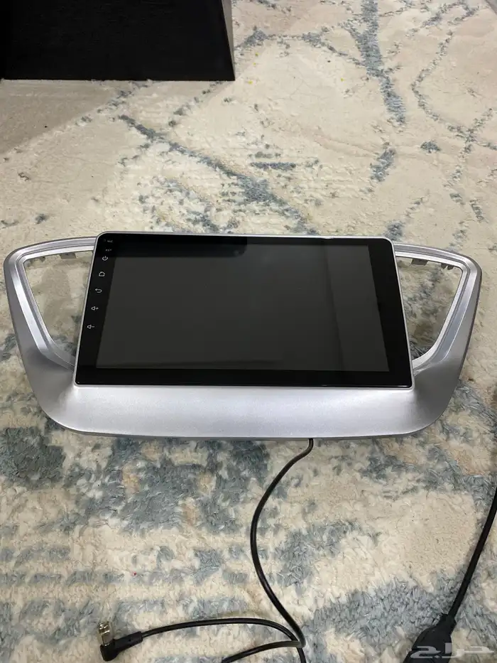 شاشه للبيع ومعها ديكور اكسنت 18-23 0