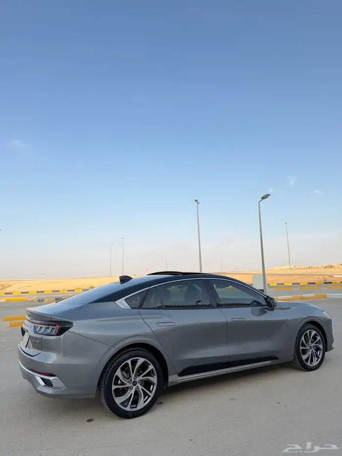 فورد تورس 2024 فل كامل تيتانيوم 16