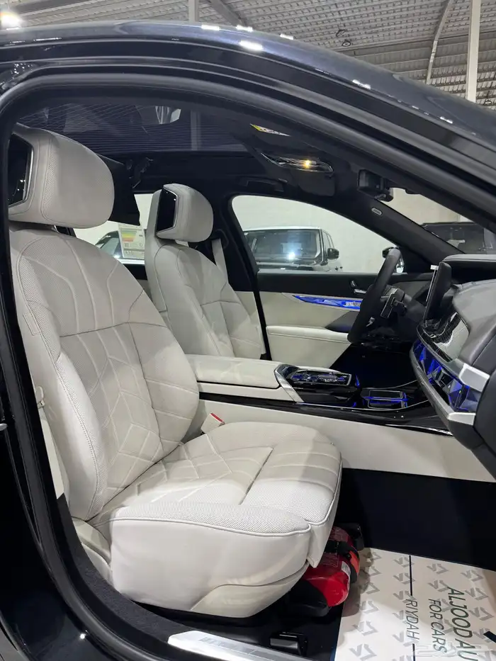 بي ام دبليو موديل 2026 BMW 735i - M kit 14