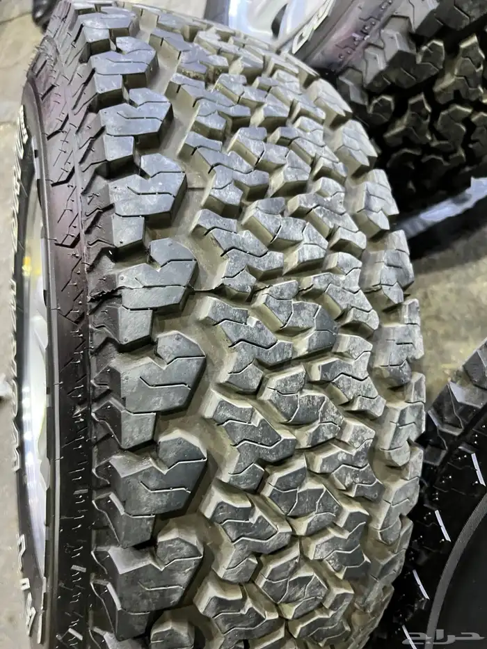 جنوط الحميد مع كفرات مكسس جيب ربع مقاس 255 70 16 25 9