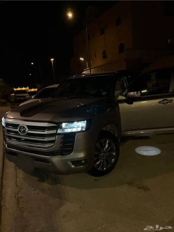 لاندكروزر 2024 رقم 3 ديزل 13